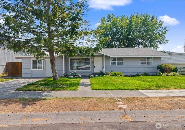 Photo 1 of Single family home for sale at 2607 W Texas St, Moses Lake, WA 98837 | MLS# NWM2564536 | Listing updated on 2026-09-21