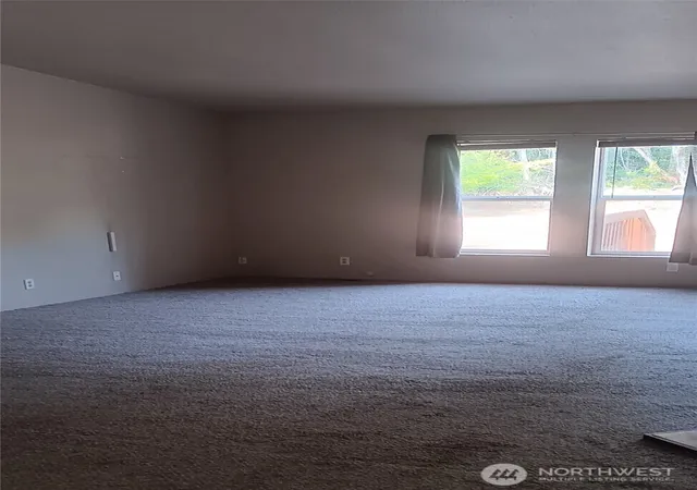 Photo 3 of Manufactured home for sale at 101 E Herron Pl, Shelton, WA 98584 | MLS# NWM2564551 | Listing updated on 2026-09-23