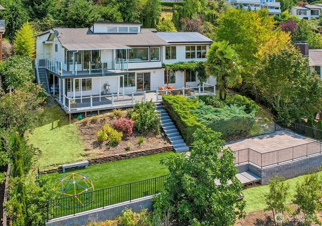 Photo 3 of Single family home for sale at 4551 135th Avenue Se, Bellevue, WA 98006 | MLS# NWM2564563 | Listing updated on 2026-10-02