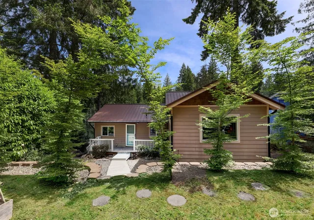 Photo 3 of Single family home for sale at 292 Ne Lake Dr, Tahuya, WA 98588 | MLS# NWM2564565 | Listing updated on 2026-10-01