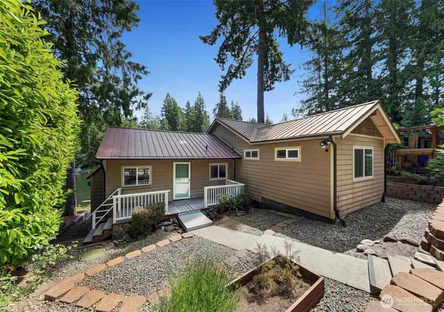Photo 3 of Single family home for sale at 292 NE Lake Dr, Tahuya, WA 98588 | MLS# NWM2564565 | Listing updated on 2026-10-01