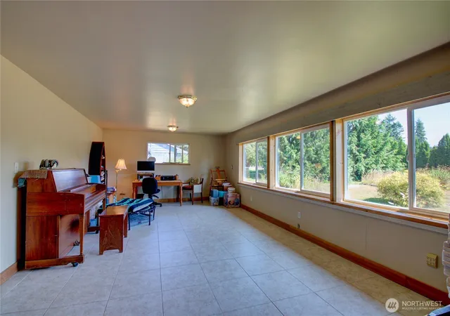 Photo 4 of Single family home for sale at 6749 Guide Meridian Rd, Lynden, WA 98264 | MLS# NWM2564575 | Listing updated on 2026-09-23