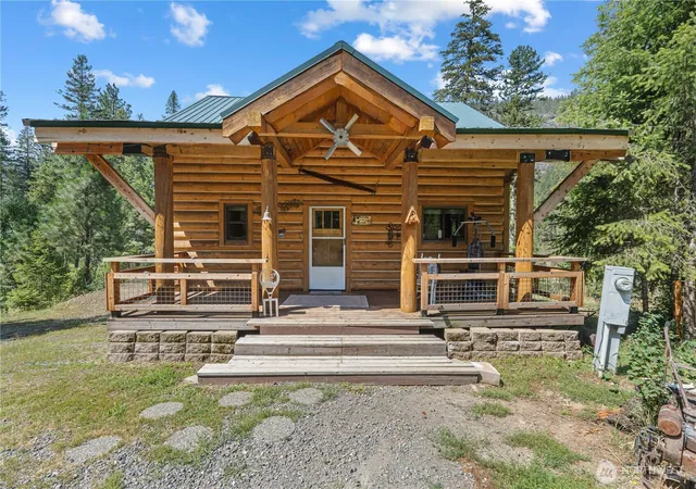 Photo 1 of Single family home for sale at 3733 V Sand Crk Rd, Kettle Falls, WA 99141 | MLS# NWM2564606 | Listing updated on 2026-09-23