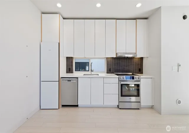 Photo 4 of Townhouse for sale at 710 14th Avenue #C, Seattle, WA 98122 | MLS# NWM2564613 | Listing updated on 2026-09-23