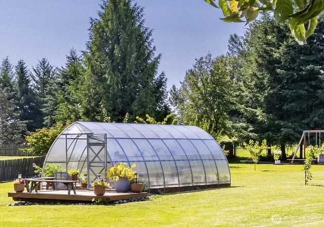Photo 4 of Single family home for sale at 307 Lincoln St, Everson, WA 98247 | MLS# NWM2564626 | Listing updated on 2026-09-24
