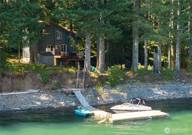 Photo 2 of Single family home for sale at 41 N Staircase Ridge Rd S, Hoodsport, WA 98548 | MLS# NWM2564631 | Listing updated on 2026-09-26