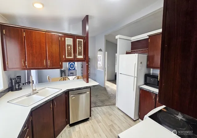 Photo 3 of Manufactured home for sale at 704 87th Avenue NE #42, Lake Stevens, WA 98258 | MLS# NWM2564642 | Listing updated on 2026-09-29