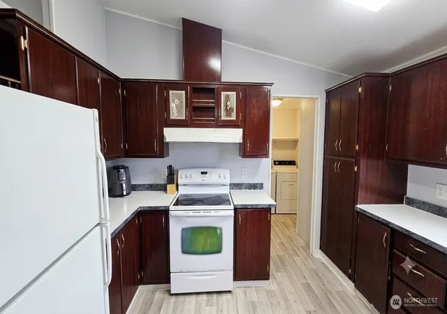 Photo 4 of Manufactured home for sale at 704 87th Avenue NE #42, Lake Stevens, WA 98258 | MLS# NWM2564642 | Listing updated on 2026-09-29