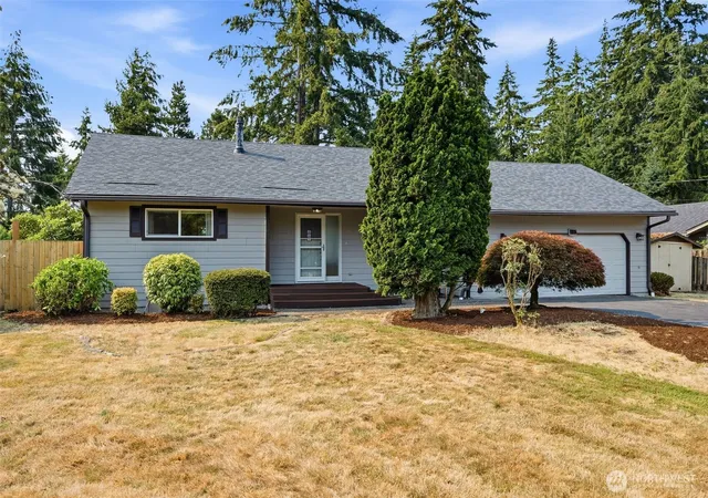 Photo 1 of Single family home for sale at 116 Virginia Pl, Longview, WA 98632 | MLS# NWM2564644 | Listing updated on 2026-09-22