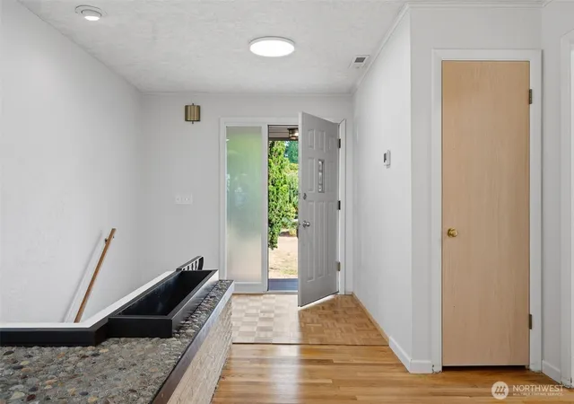 Photo 2 of Single family home for sale at 116 Virginia Pl, Longview, WA 98632 | MLS# NWM2564644 | Listing updated on 2026-09-22