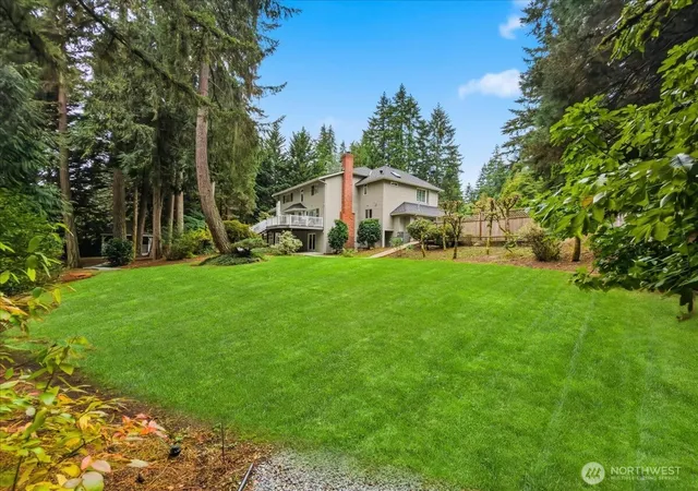 Photo 3 of Single family home for sale at 17020 Ne 129th Circle, Redmond, WA 98052 | MLS# NWM2564650 | Listing updated on 2026-10-10
