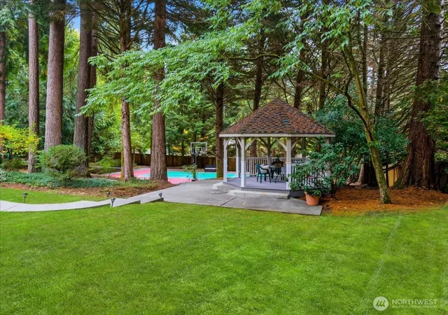 Photo 3 of Single family home for sale at 17020 NE 129th Circle, Redmond, WA 98052 | MLS# NWM2564650 | Listing updated on 2026-10-10