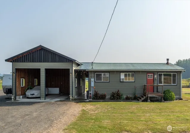 Photo 1 of Single family home for sale at 126 W Sunny Sands, Cathlamet, WA 98612 | MLS# NWM2564679 | Listing updated on 2026-09-23