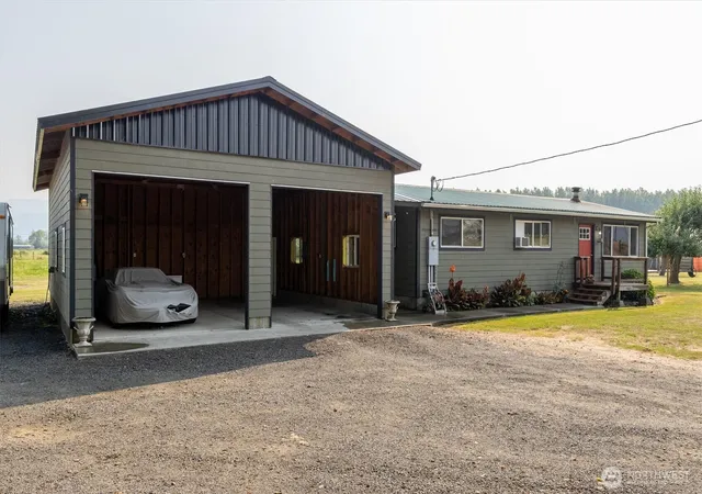 Photo 3 of Single family home for sale at 126 W Sunny Sands, Cathlamet, WA 98612 | MLS# NWM2564679 | Listing updated on 2026-09-23