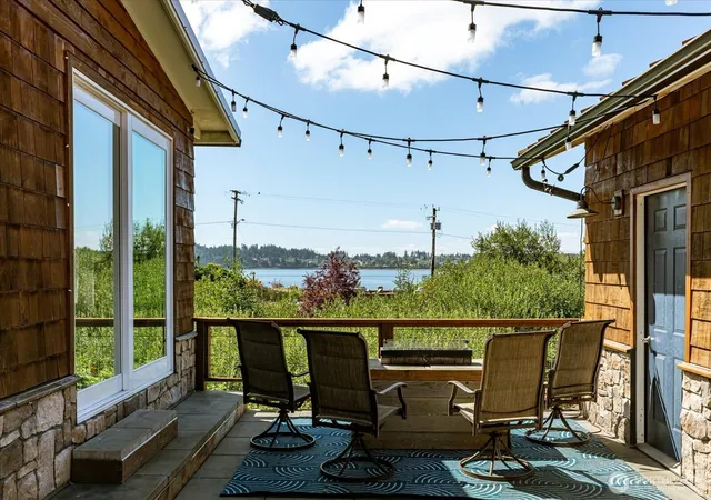 Photo 1 of Sale Pending at 854 Burroughs Ave, Oak Harbor, WA 98277 | MLS# NWM2564680 | Listing updated on 2026-09-25