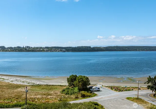 Photo 2 of Sale Pending at 854 Burroughs Ave, Oak Harbor, WA 98277 | MLS# NWM2564680 | Listing updated on 2026-09-25
