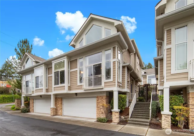 Photo 1 of Townhouse for sale at 8630 113th Lane Ne, Kirkland, WA 98033 | MLS# NWM2564684 | Listing updated on 2026-09-22