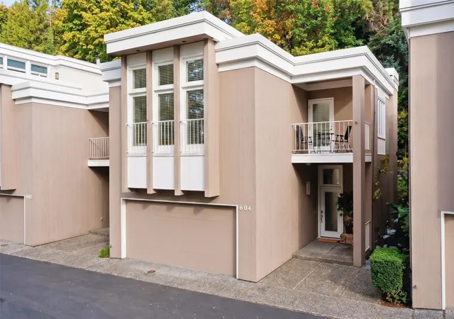 Photo 3 of Townhouse for sale at 604 Bellevue Way SE, Bellevue, WA 98004 | MLS# NWM2564688 | Listing updated on 2026-10-20