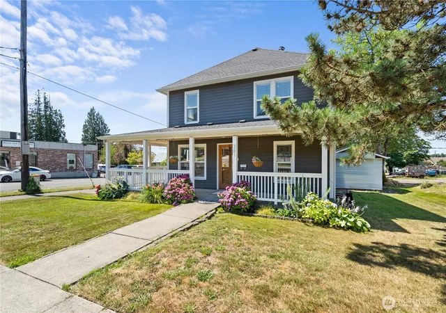 Photo 3 of Sale Pending at 381 S Market Blvd, Chehalis, WA 98532 | MLS# NWM2564692 | Listing updated on 2026-09-25