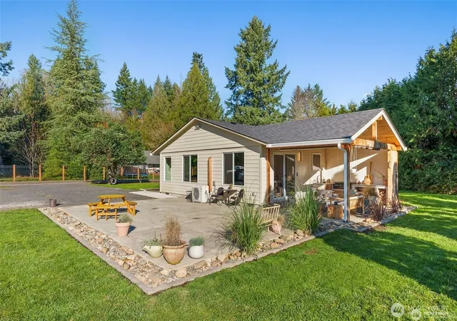 Photo 3 of Sale Pending at 907 Byham Rd, Winlock, WA 98596 | MLS# NWM2564701 | Listing updated on 2026-10-02