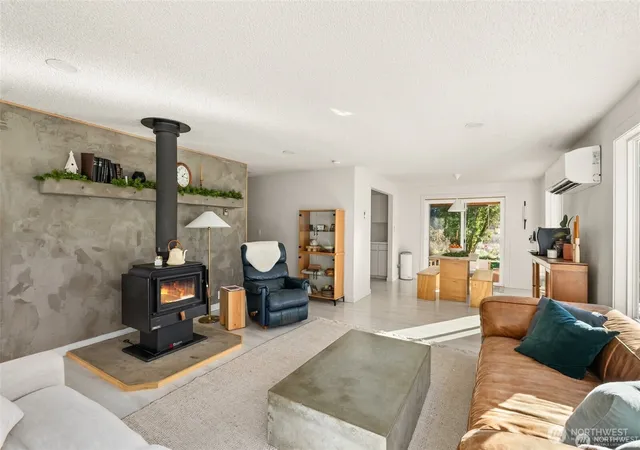 Photo 4 of Sale Pending at 907 Byham Rd, Winlock, WA 98596 | MLS# NWM2564701 | Listing updated on 2026-10-02