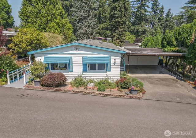 Photo 3 of Manufactured home for sale at 9314 Canyon Rd E #52, Puyallup, WA 98371 | MLS# NWM2564707 | Listing updated on 2026-09-30
