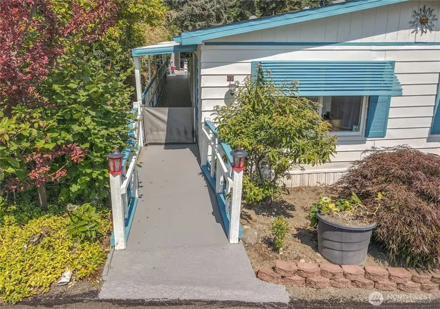 Photo 3 of Manufactured home for sale at 9314 Canyon Rd E #52, Puyallup, WA 98371 | MLS# NWM2564707 | Listing updated on 2026-09-30