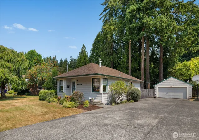 Photo 3 of Single family home for sale at 2522 Buker St Se, Olympia, WA 98501 | MLS# NWM2564726 | Listing updated on 2026-10-02