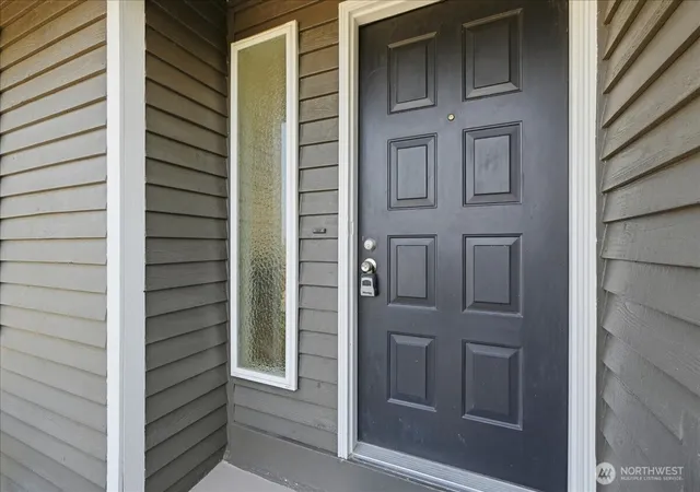 Photo 2 of Sale Pending at 3618 Morris Ave S, Renton, WA 98055 | MLS# NWM2564738 | Listing updated on 2026-10-01