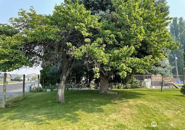 Photo 3 of Manufactured home for sale at 181 Montmorency Blvd E, Quincy, WA 98848 | MLS# NWM2564748 | Listing updated on 2026-09-23