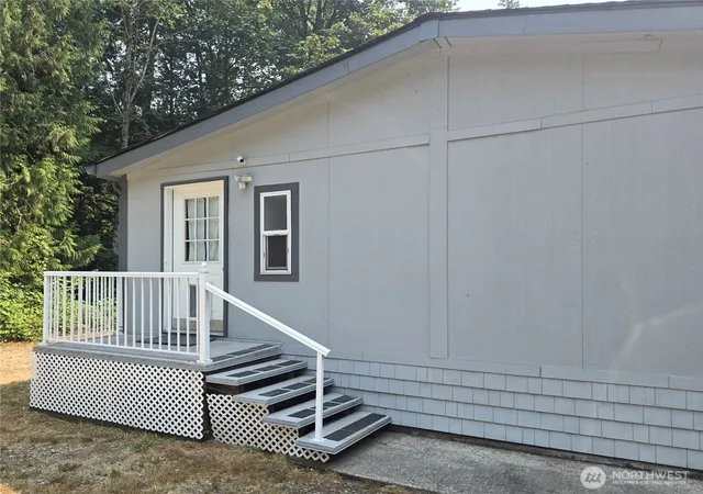 Photo 3 of Manufactured home for sale at 32529 188th Avenue SE, Auburn, WA 98092 | MLS# NWM2564755 | Listing updated on 2026-09-17