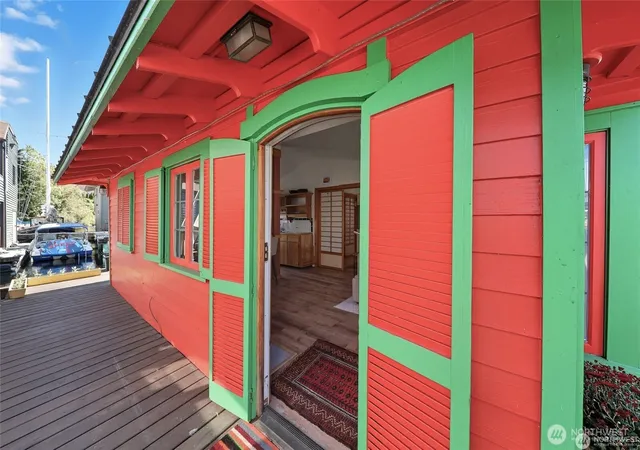 Photo 4 of Single family home for sale at 2727 Fairview Ave E #18, Seattle, WA 98102 | MLS# NWM2564764 | Listing updated on 2026-09-23