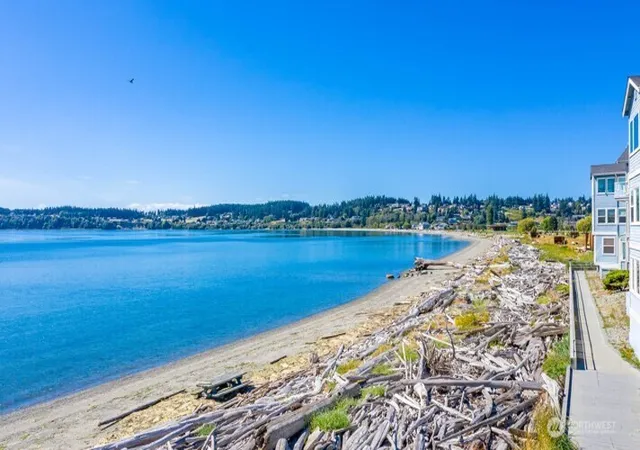 Photo 3 of Condo for sale at 651 Se Bayshore Dr #B201, Oak Harbor, WA 98277 | MLS# NWM2564772 | Listing updated on 2026-10-02