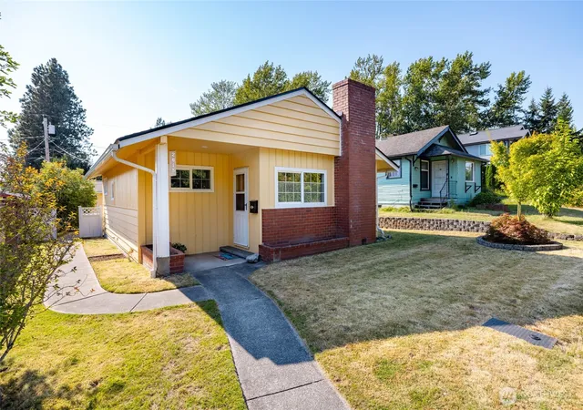 Photo 1 of Single family home for sale at 2615 Lincoln St, Bellingham, WA 98225 | MLS# NWM2564773 | Listing updated on 2026-10-01