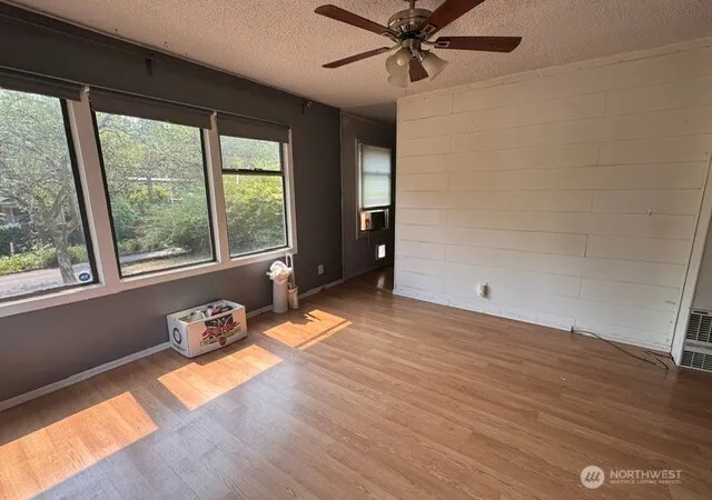 Photo 4 of Sale Pending at 3210 S Washington St, Seattle, WA 98144 | MLS# NWM2564801 | Listing updated on 2026-08-17