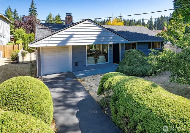 Photo 1 of Single family home for sale at 1924 Ne 130th Place, Seattle, WA 98125 | MLS# NWM2564810 | Listing updated on 2026-09-30