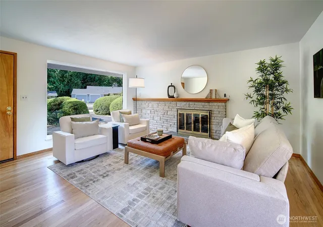 Photo 3 of Single family home for sale at 1924 Ne 130th Place, Seattle, WA 98125 | MLS# NWM2564810 | Listing updated on 2026-09-30