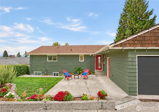 Photo 4 of Single family home for sale at 7841 S 135th Street, Seattle, WA 98178 | MLS# NWM2564823 | Listing updated on 2026-10-06