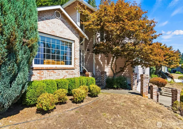 Photo 3 of Single family home for sale at 1708 Arab Dr SE, Tumwater, WA 98501 | MLS# NWM2564856 | Listing updated on 2026-10-02