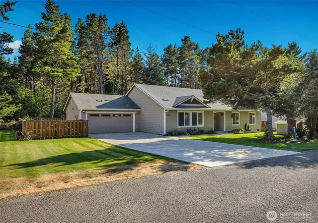 Photo 3 of Single family home for sale at 1314 187th Place, Long Beach, WA 98631 | MLS# NWM2564860 | Listing updated on 2026-09-23