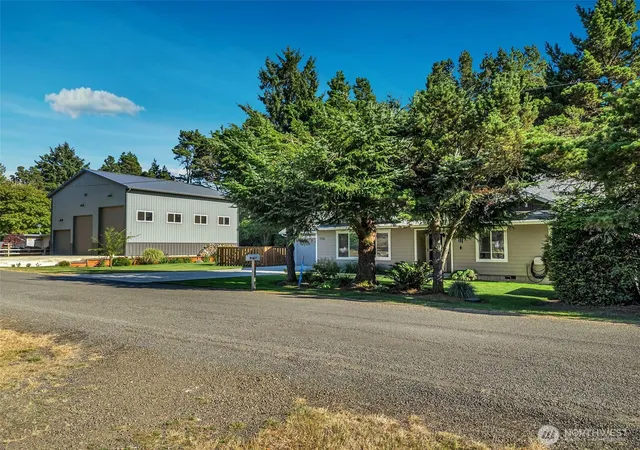 Photo 4 of Single family home for sale at 1314 187th Place, Long Beach, WA 98631 | MLS# NWM2564860 | Listing updated on 2026-09-23