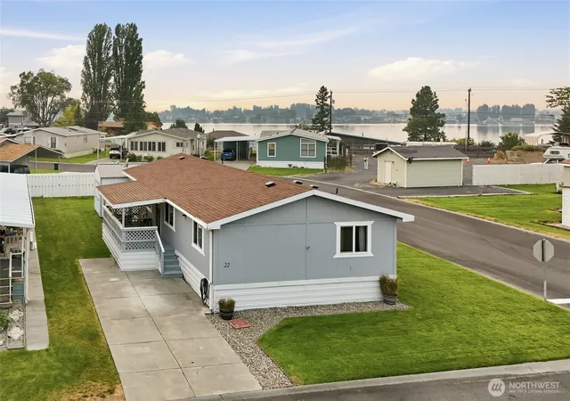 Photo 1 of Manufactured home for sale at 2240 W Broadway Ave #22, Moses Lake, WA 98837 | MLS# NWM2564867 | Listing updated on 2026-09-23