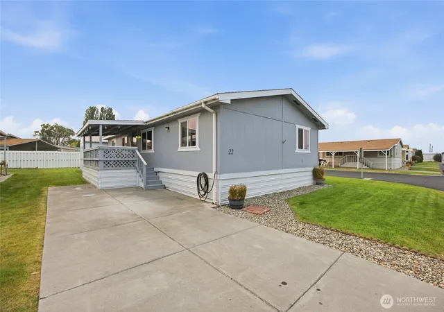 Photo 3 of Manufactured home for sale at 2240 W Broadway Ave #22, Moses Lake, WA 98837 | MLS# NWM2564867 | Listing updated on 2026-09-23