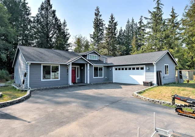 Photo 1 of Single family home for sale at 2617 E Harstine Is Rd N, Shelton, WA 98584 | MLS# NWM2564874 | Listing updated on 2026-09-24