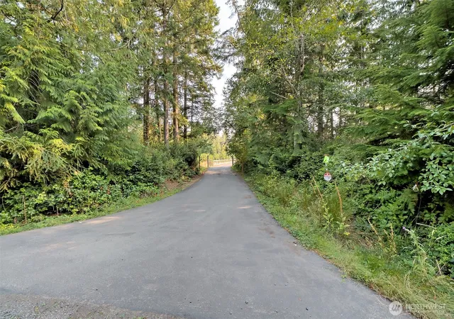 Photo 2 of Single family home for sale at 2617 E Harstine Is Rd N, Shelton, WA 98584 | MLS# NWM2564874 | Listing updated on 2026-09-24