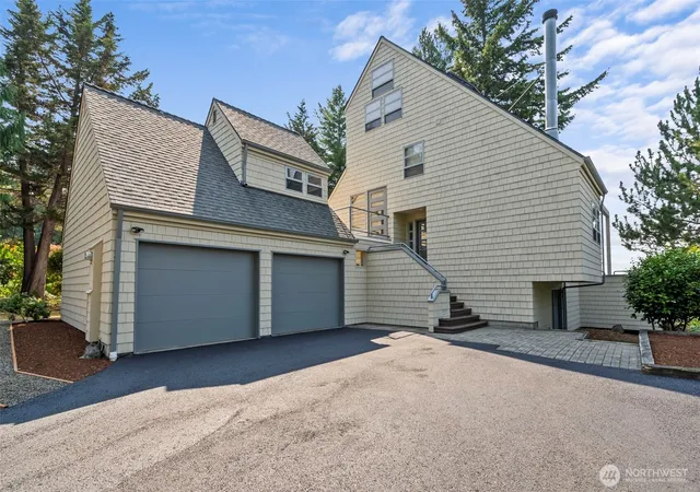 Photo 3 of Single family home for sale at 7719 78th Loop Nw, Olympia, WA 98502 | MLS# NWM2564888 | Listing updated on 2026-09-23