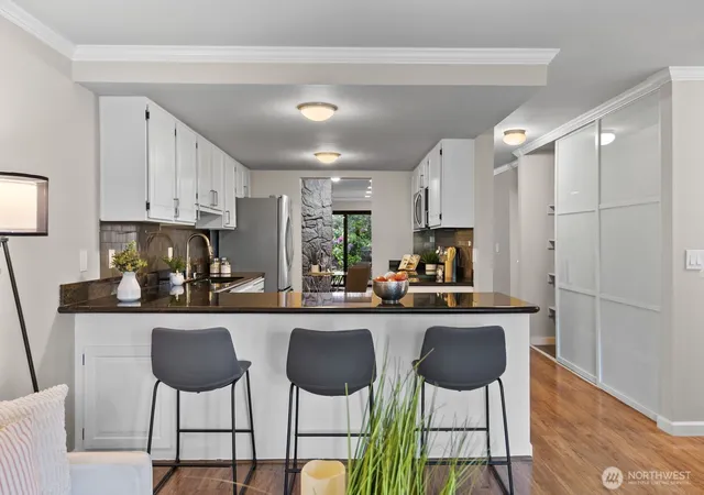 Photo 1 of Townhouse for sale at 7639 Se 29th Street, Mercer Island, WA 98040 | MLS# NWM2564896 | Listing updated on 2026-10-01