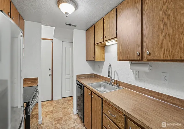 Photo 3 of Condo for sale at 10021 SE 235th Place #B303, Kent, WA 98031 | MLS# NWM2564903 | Listing updated on 2026-09-23