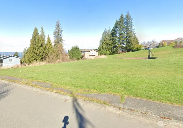 Photo 3 of Land for sale at 192 X 49th Pl Sw, Everett, WA 98203 | MLS# NWM2564944 | Listing updated on 2026-09-23