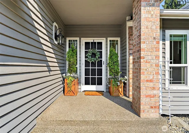 Photo 2 of Sale Pending at 14515 121st Avenue E, Puyallup, WA 98374 | MLS# NWM2564952 | Listing updated on 2026-09-25